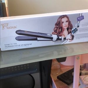 Professional Hair Straightener. Never used.